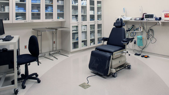 midwest oral surgery and dental implants office special procedure room Omaha, NE